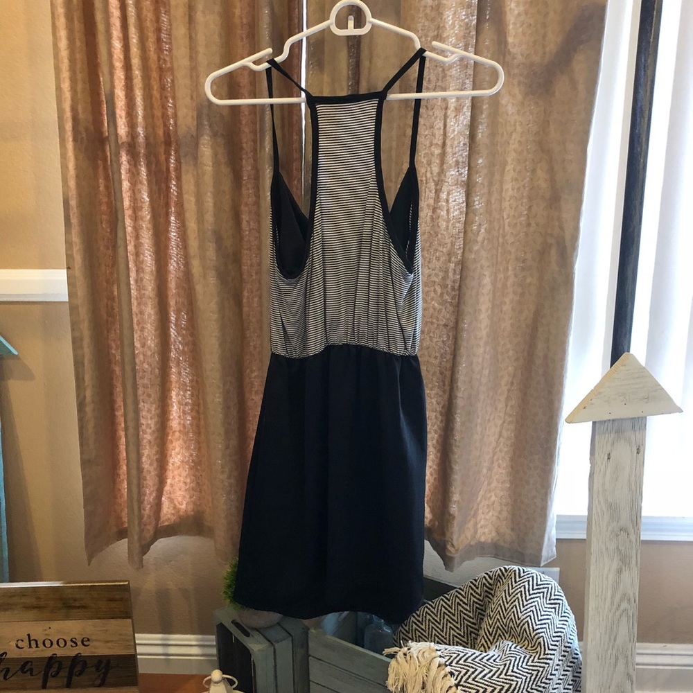 Fun, Needle & Thread Summer Dress - Picture 7 of 8